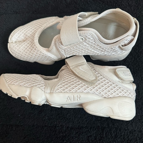 Nike Air Rift - Picture 7 of 10